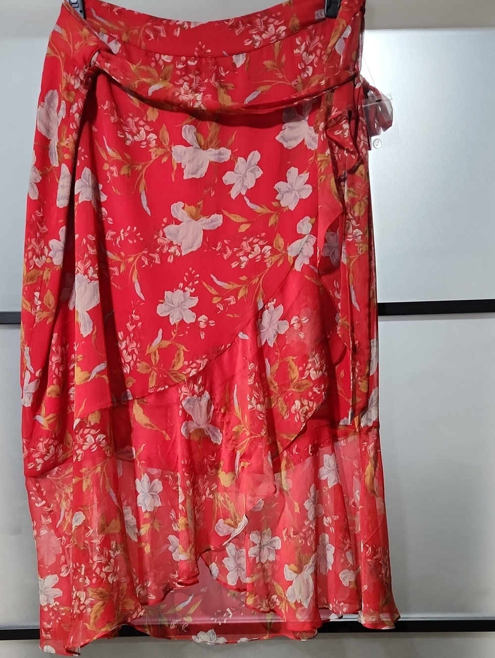 Vince Camuto Oasis Bloom Floral Ruffle Wrap Skirt | Coral Red | Size 20W